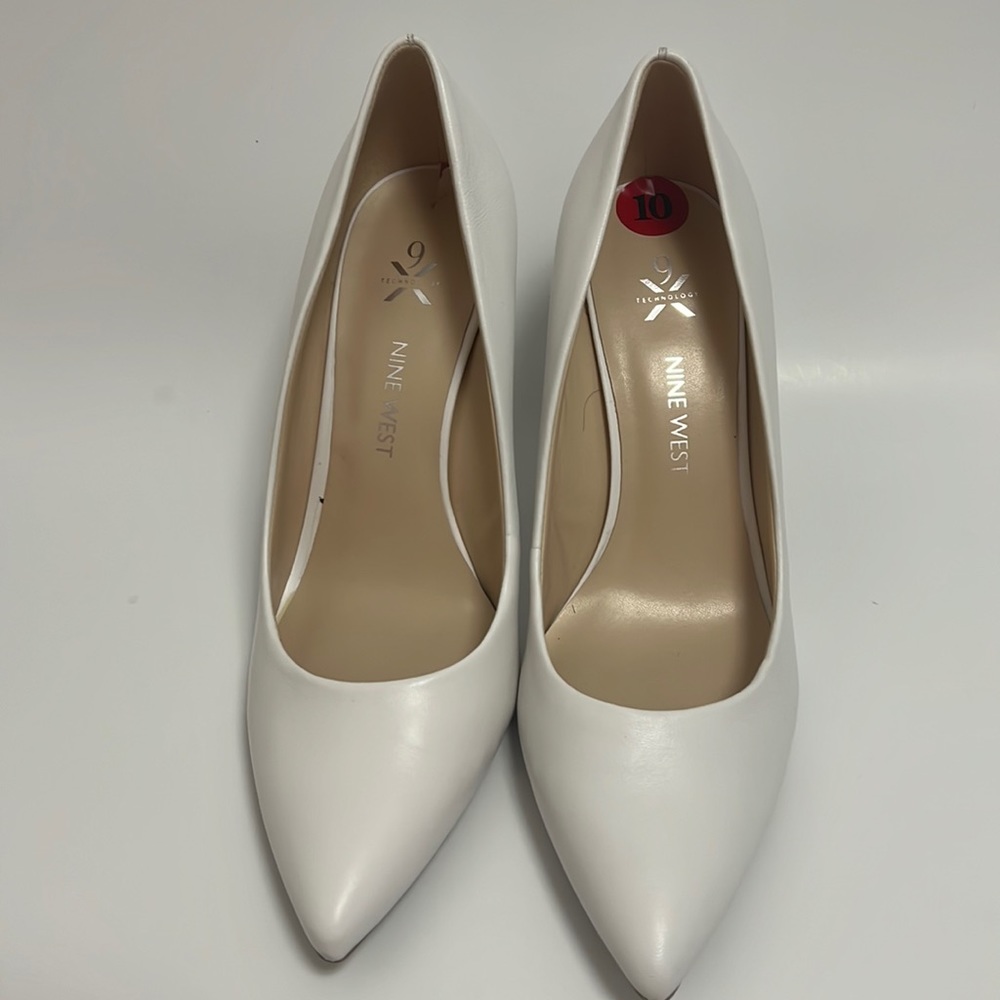 NINE WEST PUMP